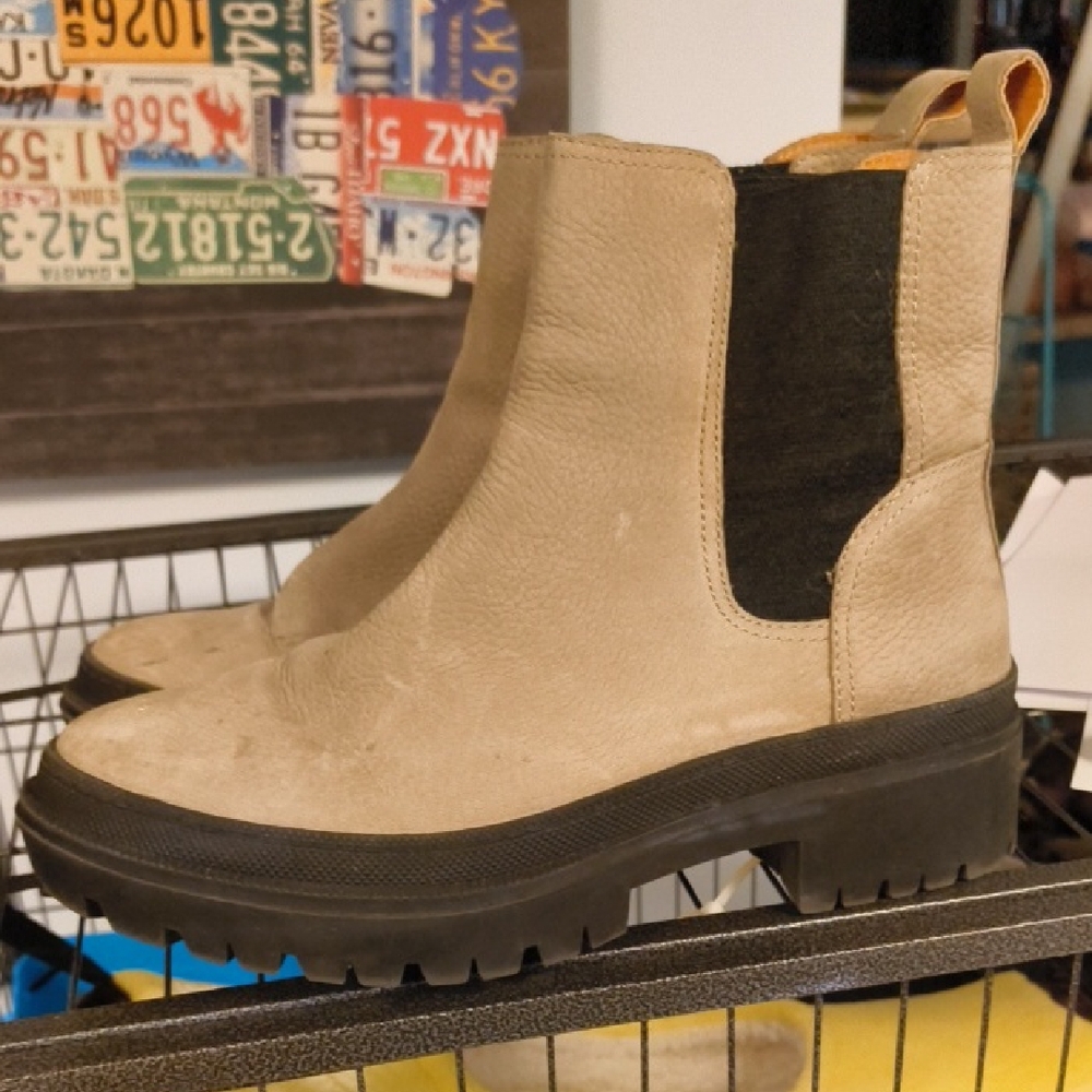 Lucky Brand Beige Ankle Boots
